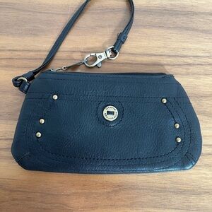 STONE MOUNTAIN Wristlet Wallet Black Leather Zip Top